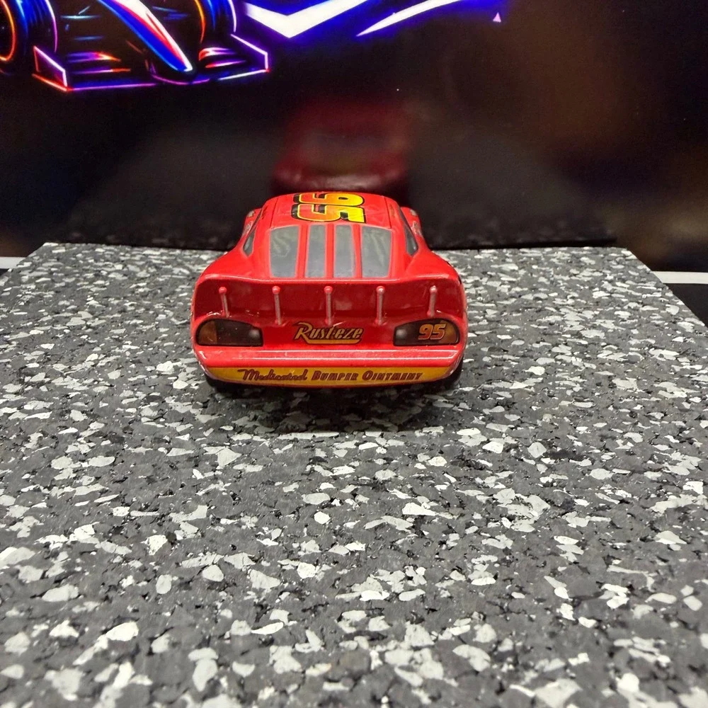 Disney Pixar Cars Lightning McQueen Rust-eze 95 Red Diecast Race Car Toy